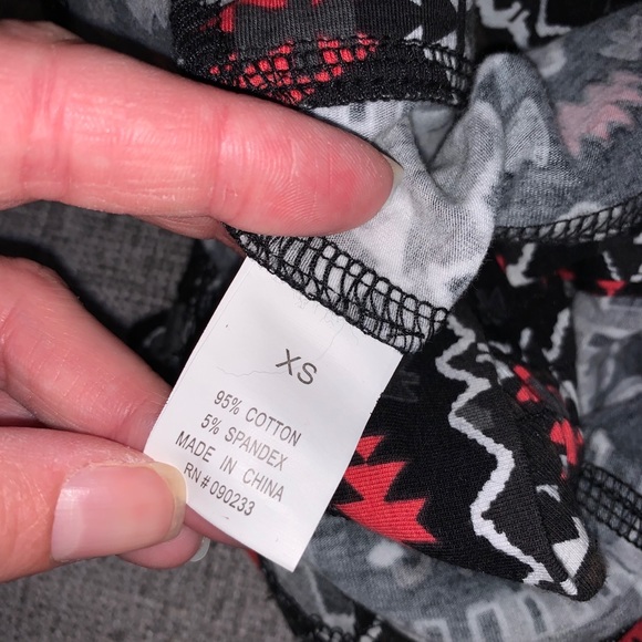 NWT Nollie Button Front Black and White Crop Top - Picture 8 of 9